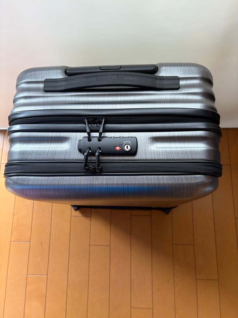 Samsonite サムソナイト スーツケース　INOVA 機内持込可能　41L
