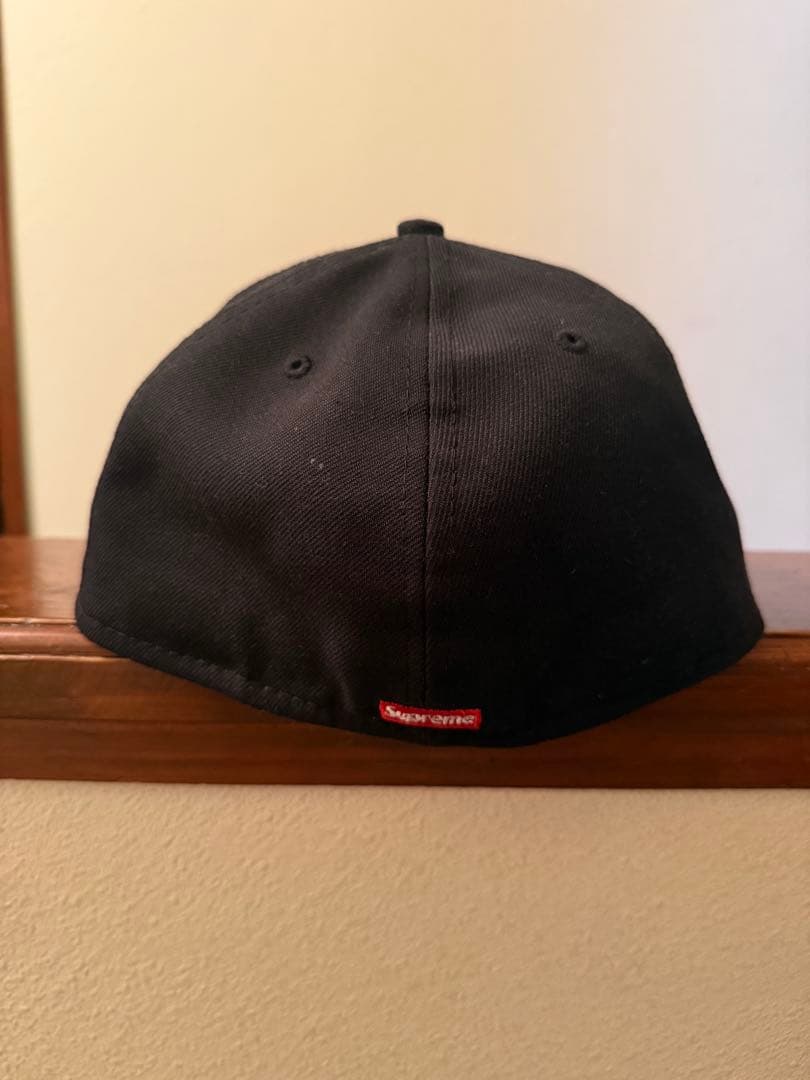 supreme New Era ツノSロゴ キャップ 黒 8/5