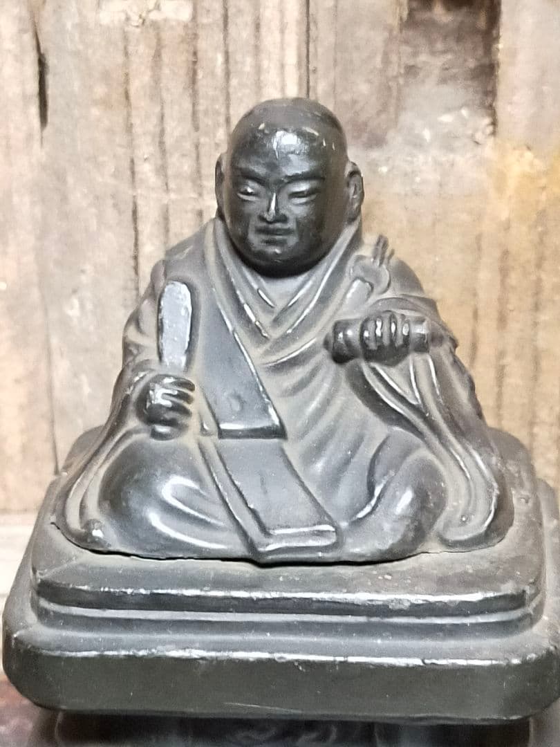 ♥小さな　日蓮上人　座像　金属製　日蓮　仏壇　仏具　仏像　骨董　古玩　レトロ
