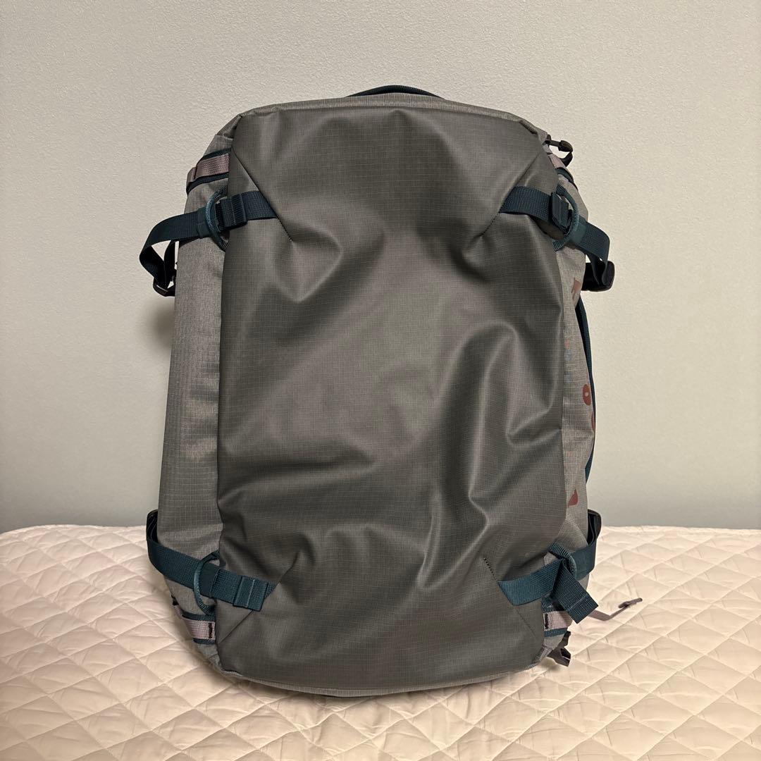 新品　Patagonia パタゴニア　ブラックホール　MLC 45L NGRY