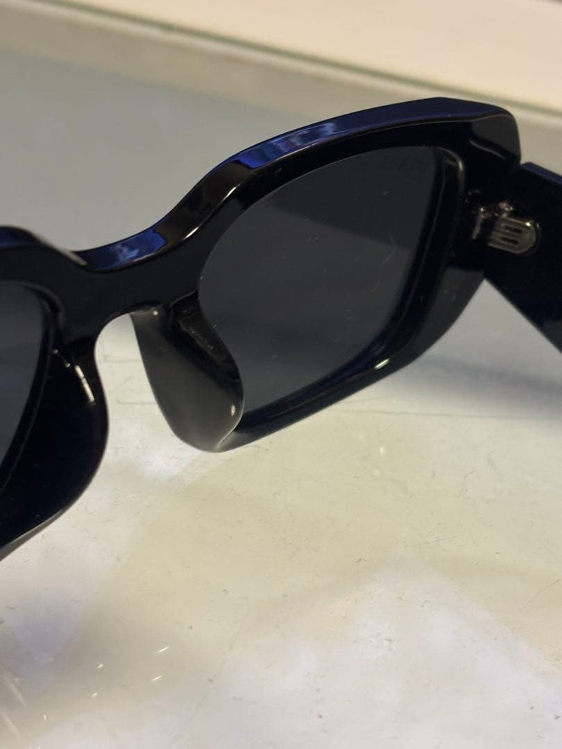 PRADA ブラック サングラス オクタゴナル