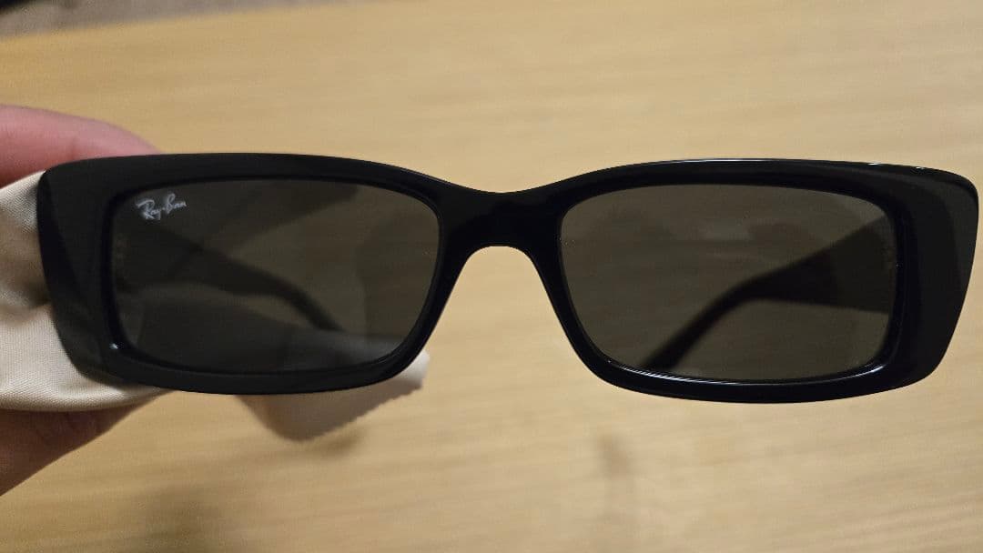 Ray Ban　ブラック スクエアサングラス