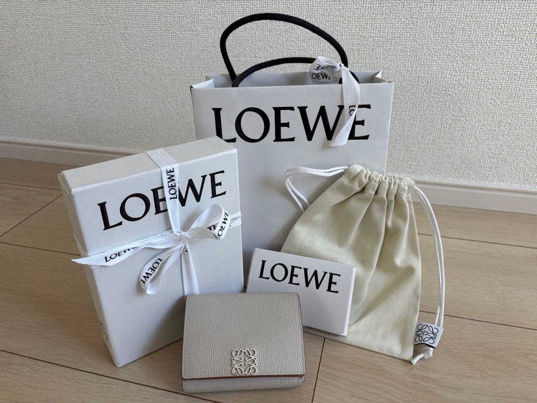 LOEWE アナグラム トライフォールド ベージュ 三つ折り財布 付属品完備