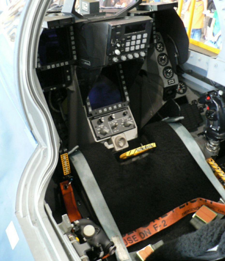 THRUSTMASTER HOTAS COUGAR USBジョイスティック