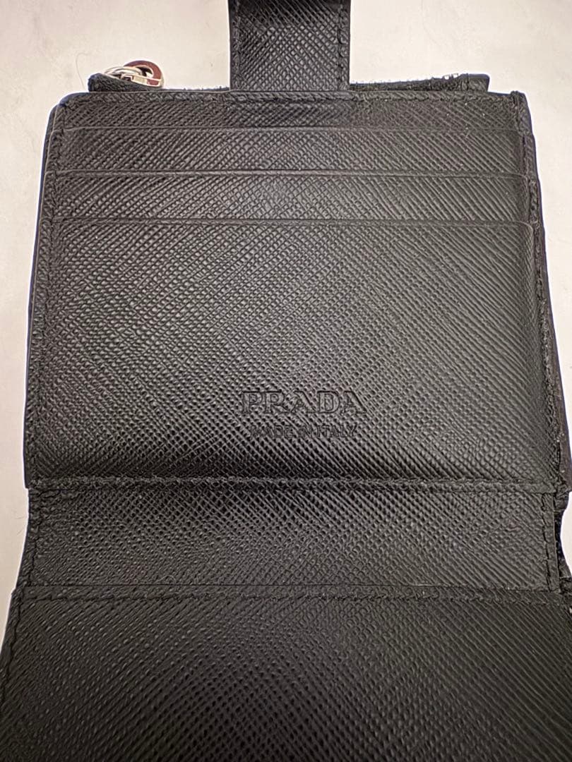 PRADA プラダ サフィアーノ 二つ折り財布 NERO/ブラック/ 男女兼用