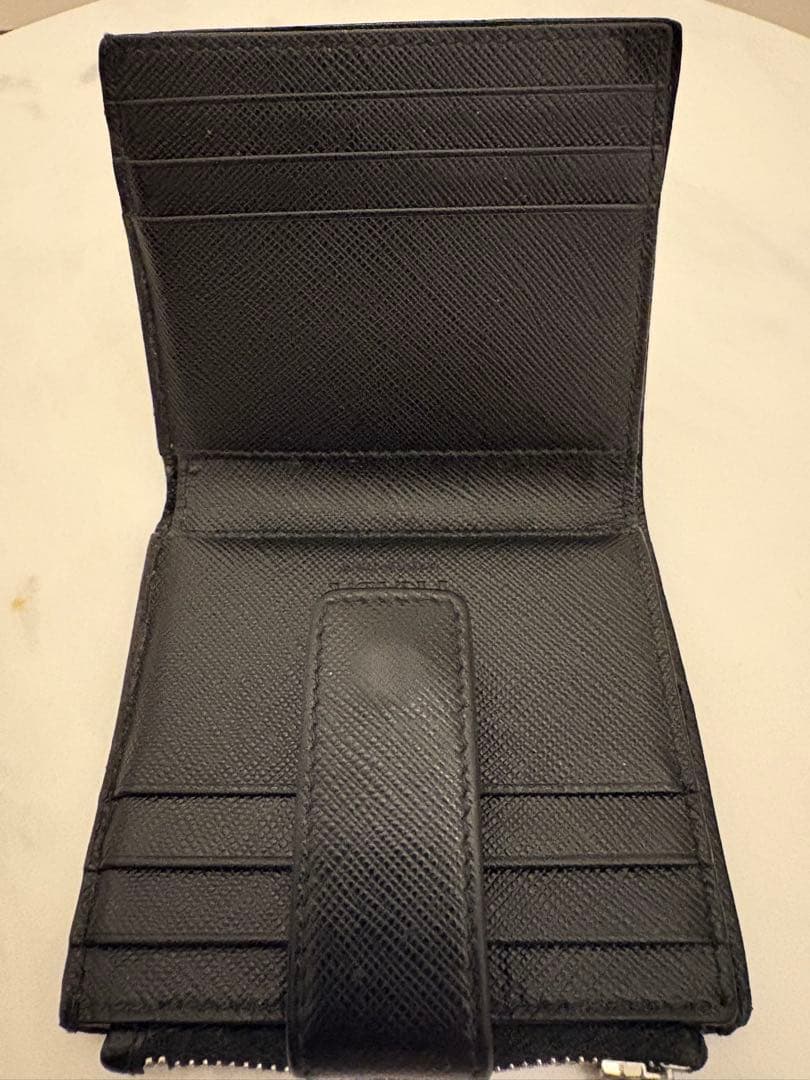 PRADA プラダ サフィアーノ 二つ折り財布 NERO/ブラック/ 男女兼用