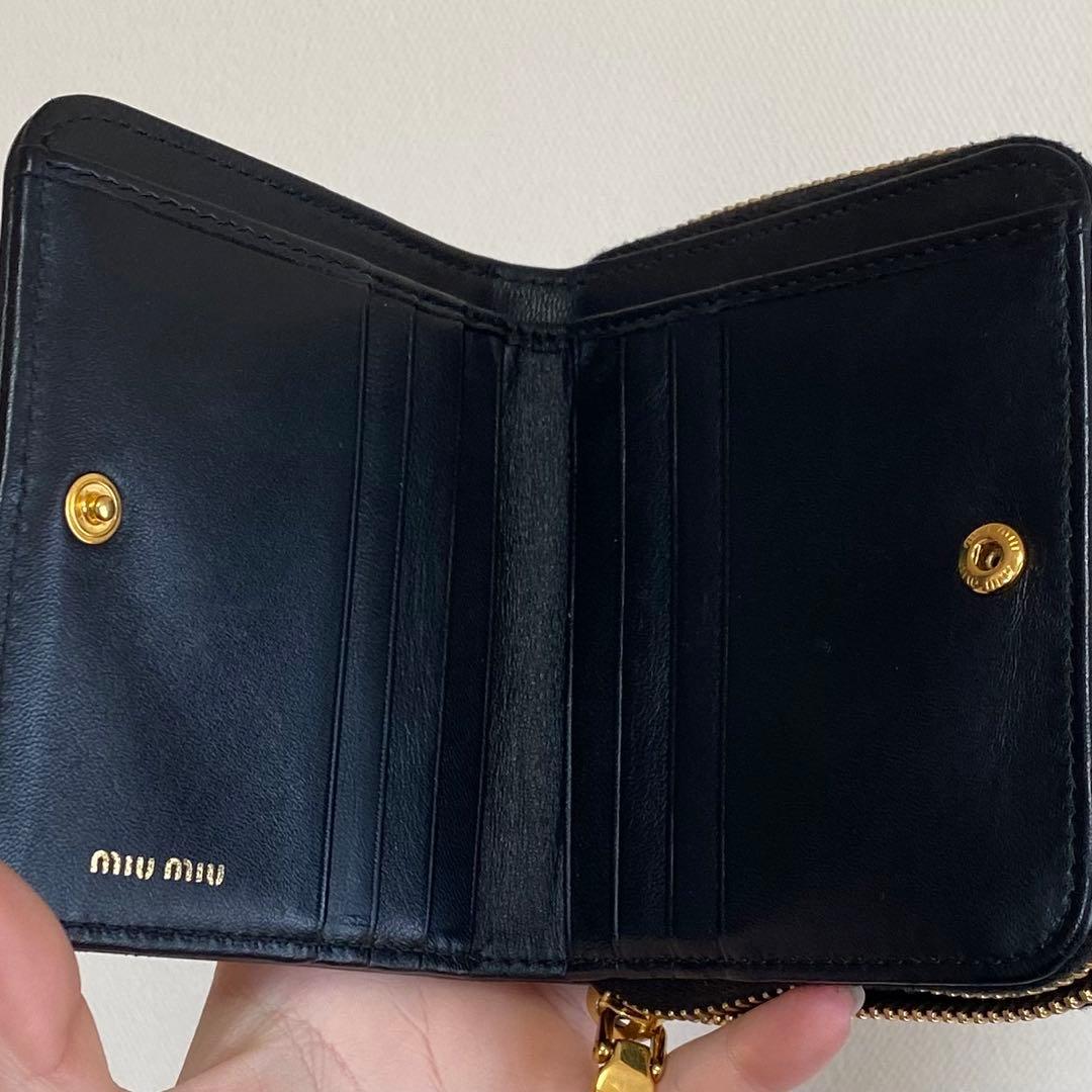 miumiu マテラッセレザー 折りたたみ財布 黒