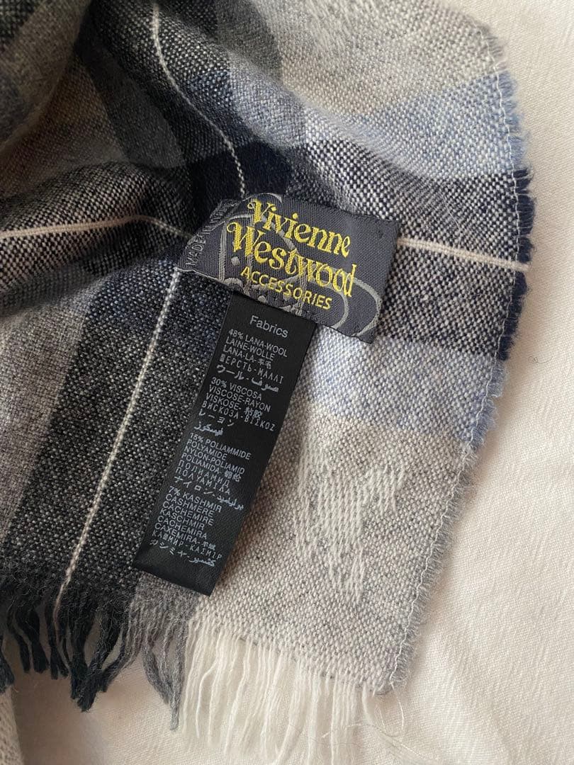 美品ヴィヴィアン Vivienne Westwood 　 オーブロゴ入りマフラー
