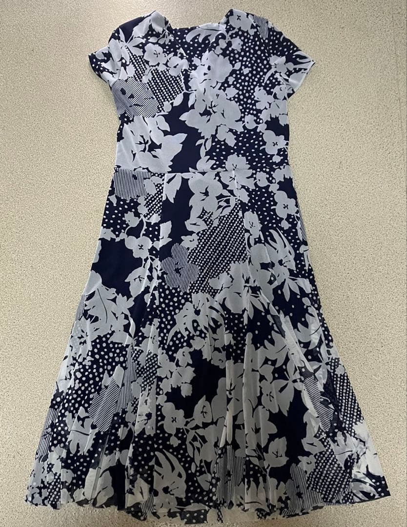 VIVIENNE TAM パワーネット ワンピース 紺色花柄