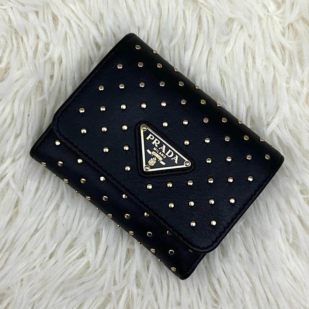 ［極美品］RFID内蔵 PRADA 三つ折り財布 スタッズ ブラック