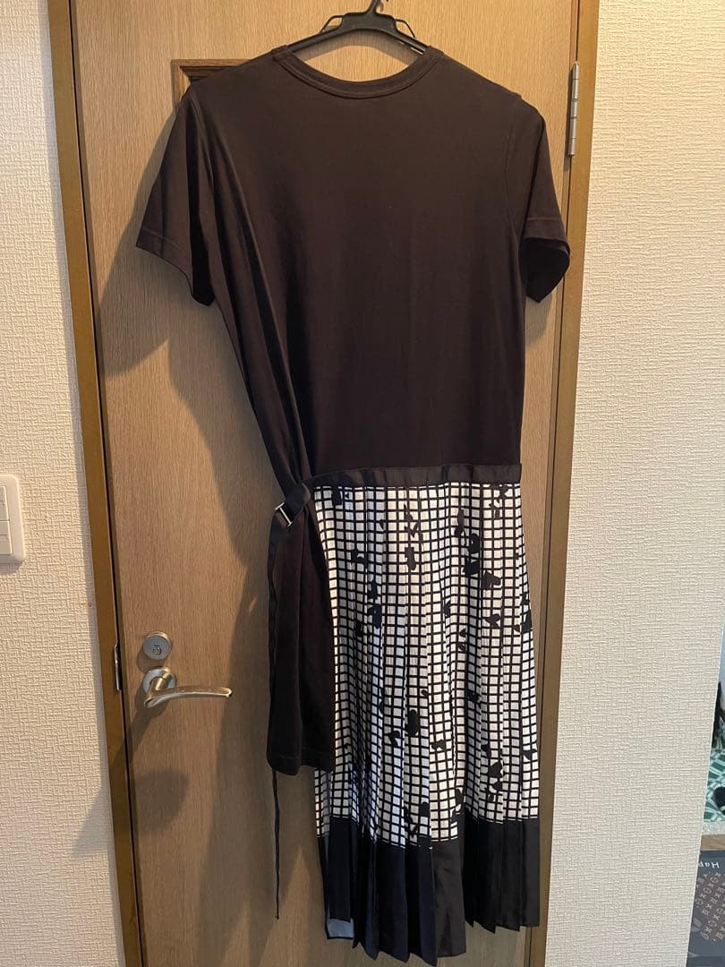 お値下げしました！sacai 18-036 18ドッキングプリーツワンピース