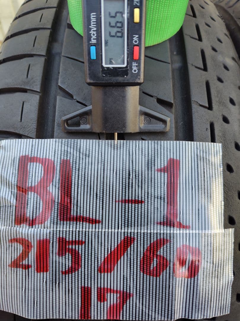 ブリジストン、LUFT.RV2 サマータイヤ 215/60R17 2023年製