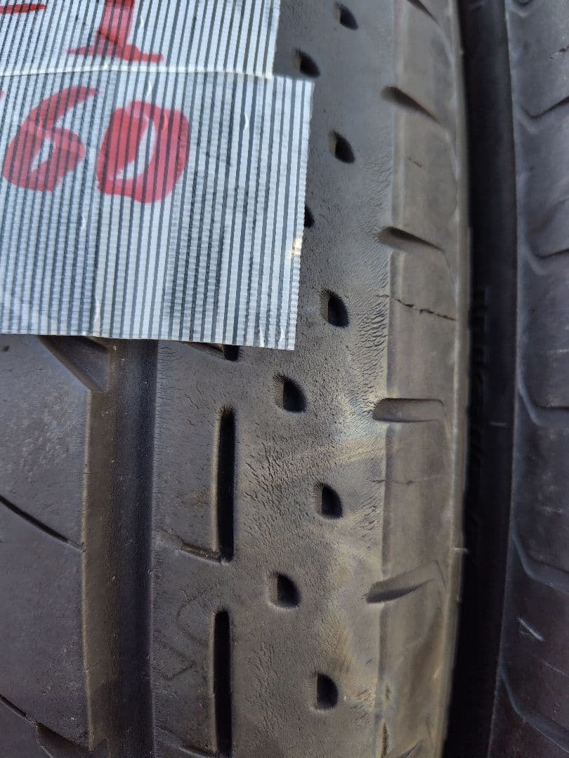 ブリジストン、LUFT.RV2 サマータイヤ 215/60R17 2023年製