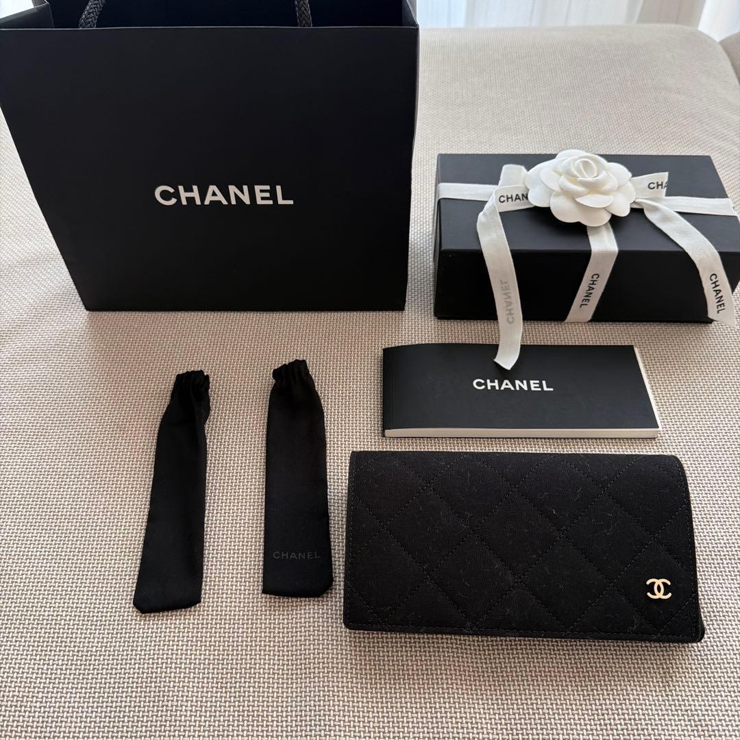 CHANEL サングラス　ブラック　フレーム