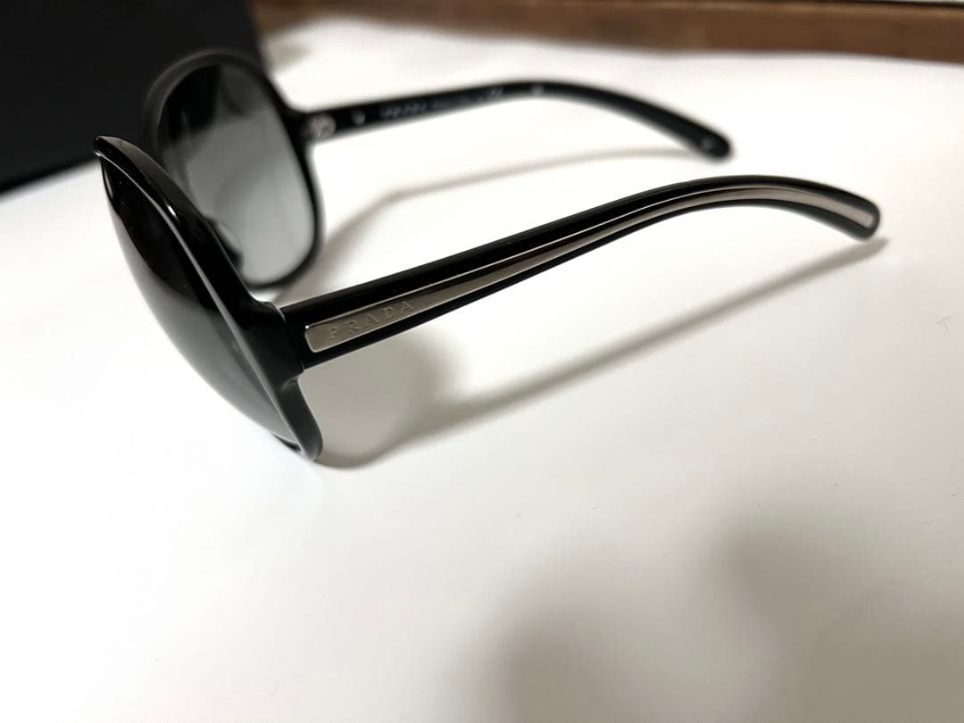 PRADA ロゴ入り サングラス SPR 19I ブラック 黒 眼鏡 アイウェア