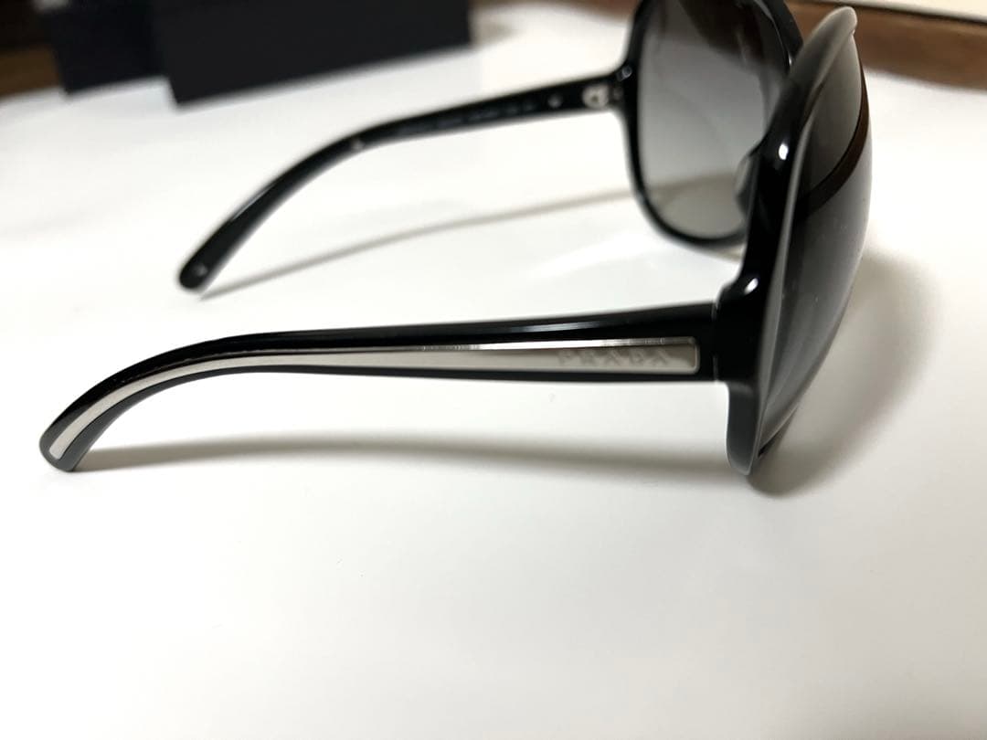 PRADA ロゴ入り サングラス SPR 19I ブラック 黒 眼鏡 アイウェア