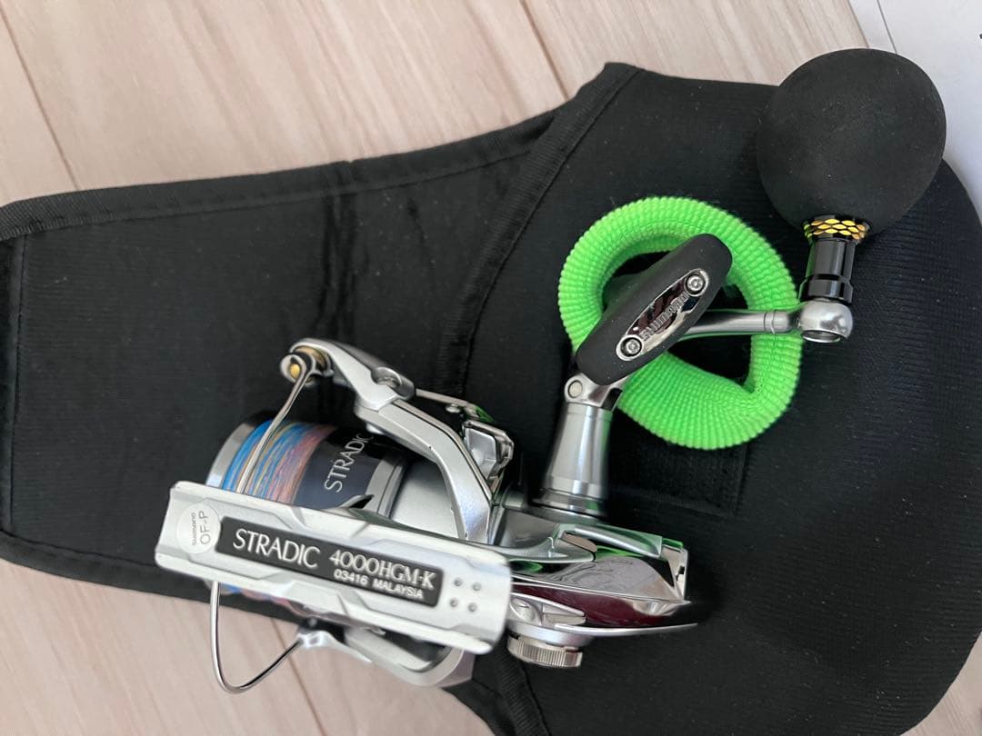 SHIMANOSTRADIC4000HGMスピニングリール　ゴメクサスノブ交換済