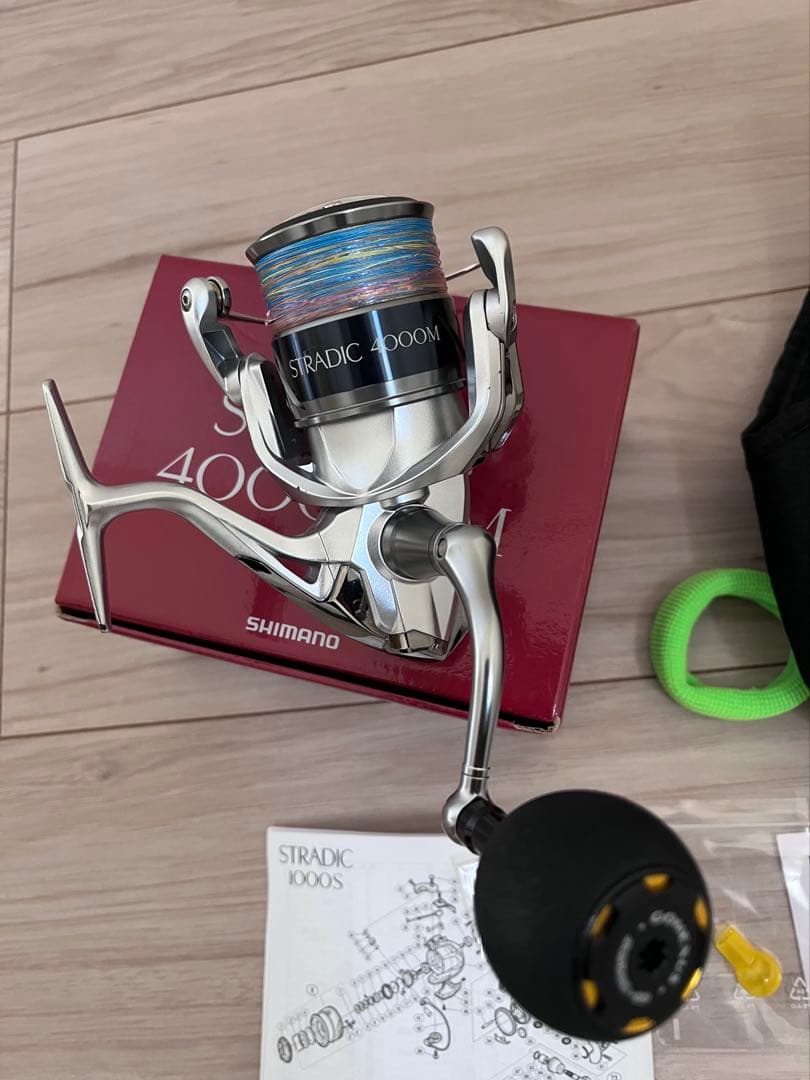 SHIMANOSTRADIC4000HGMスピニングリール　ゴメクサスノブ交換済