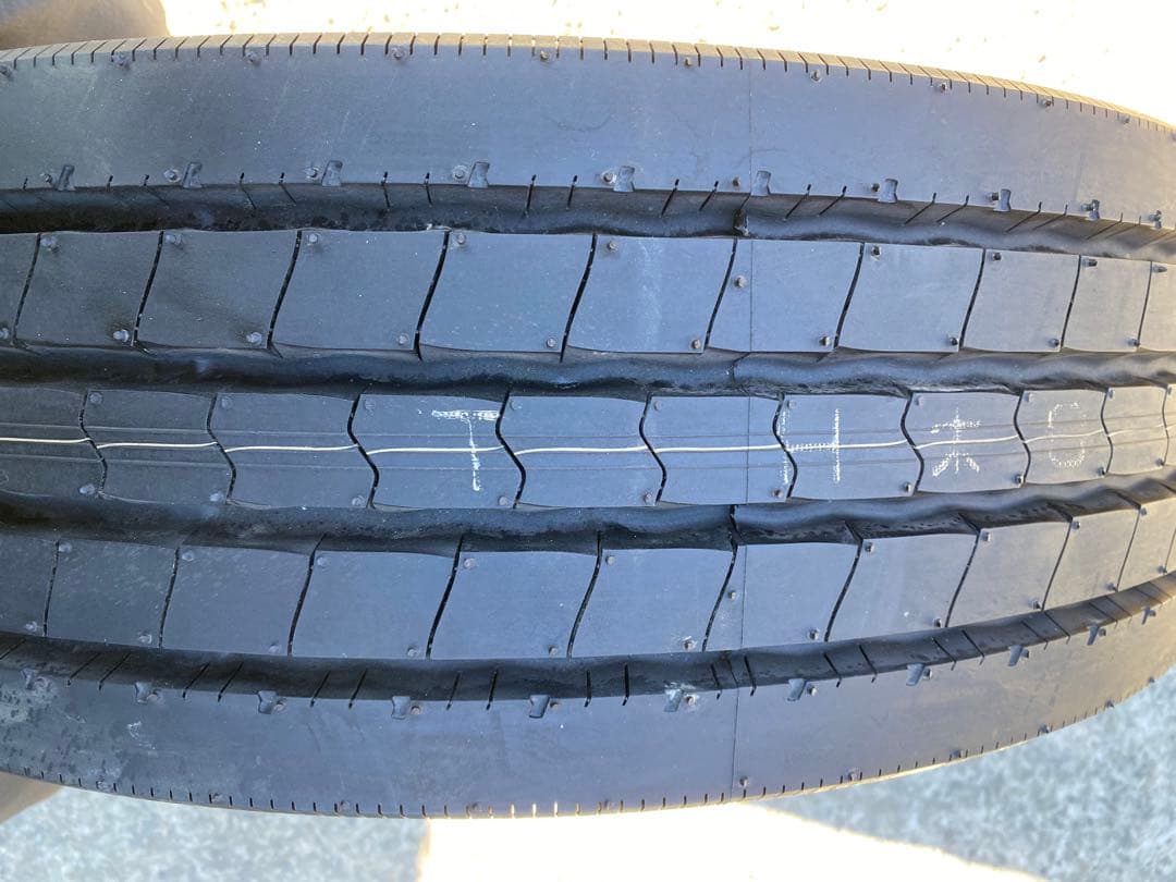 DUNLOP DECTES SP122 215/70R17.5 1本のみ2024