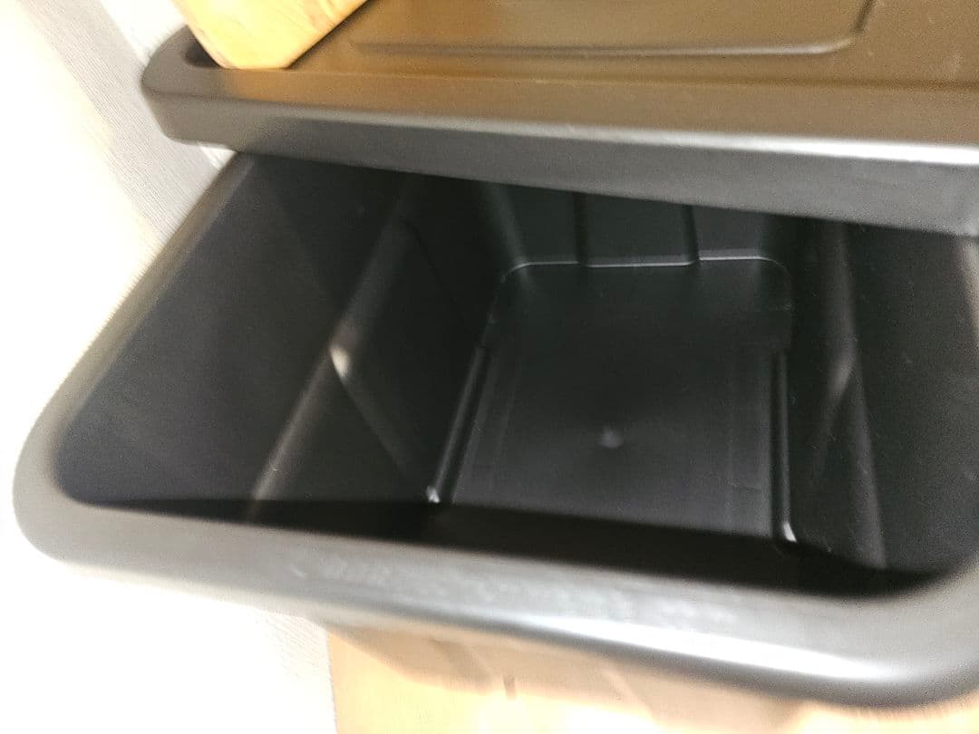 Thorの22Lコンテナと天板と小さいの2つ