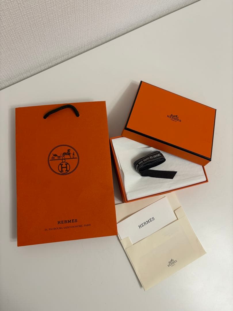 新品未使用【定価以下】HERMES 二つ折り財布 ベアンコンパクトクレ