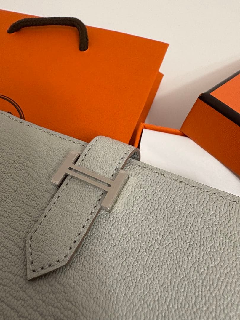 新品未使用【定価以下】HERMES 二つ折り財布 ベアンコンパクトクレ
