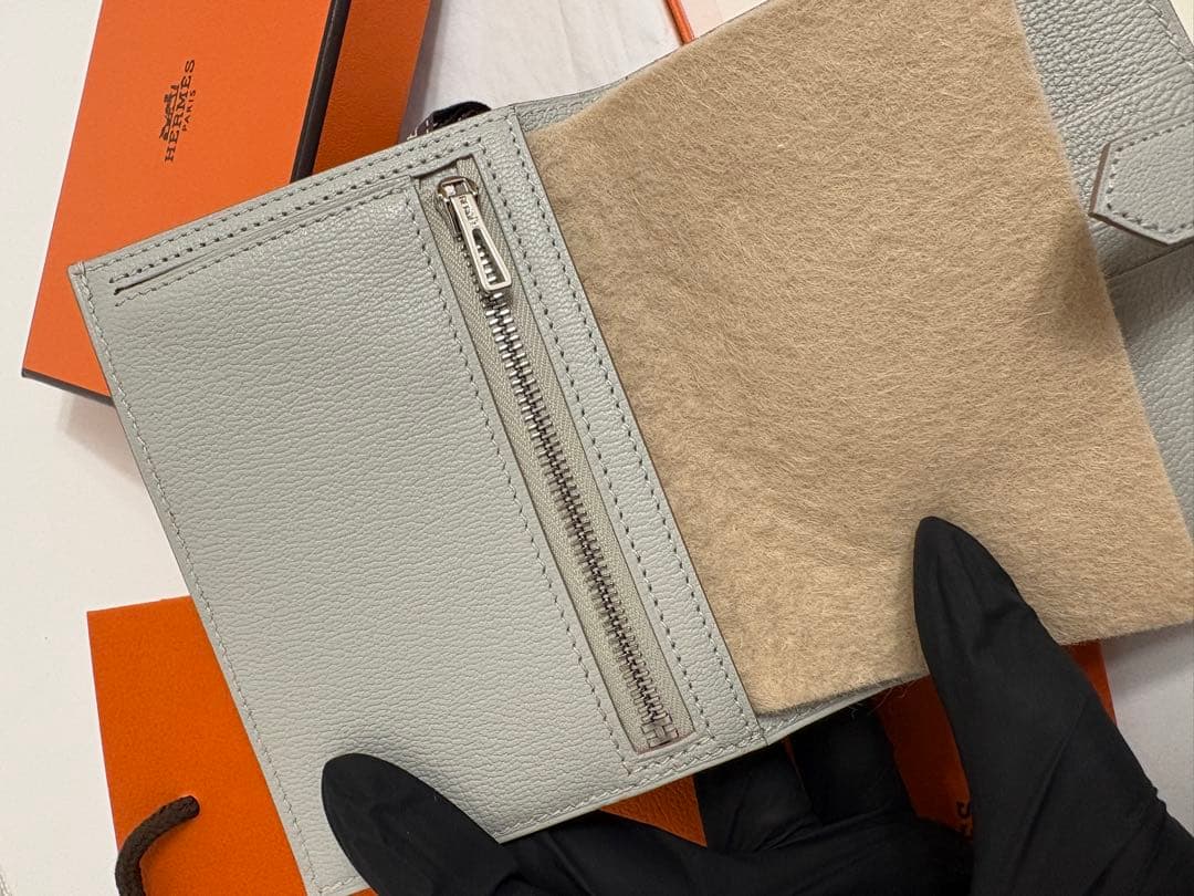 新品未使用【定価以下】HERMES 二つ折り財布 ベアンコンパクトクレ