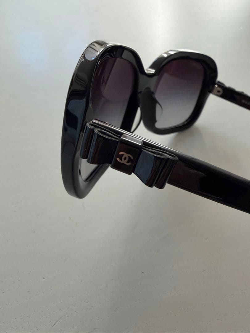 Chanel ブラック サングラス ケース付き