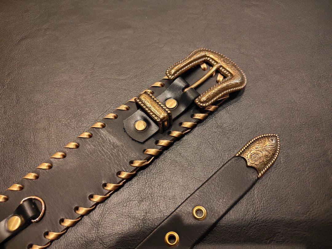ギターストラップ　本革3mm厚　ゴールドパーツ　117〜130cm　ウエスタン