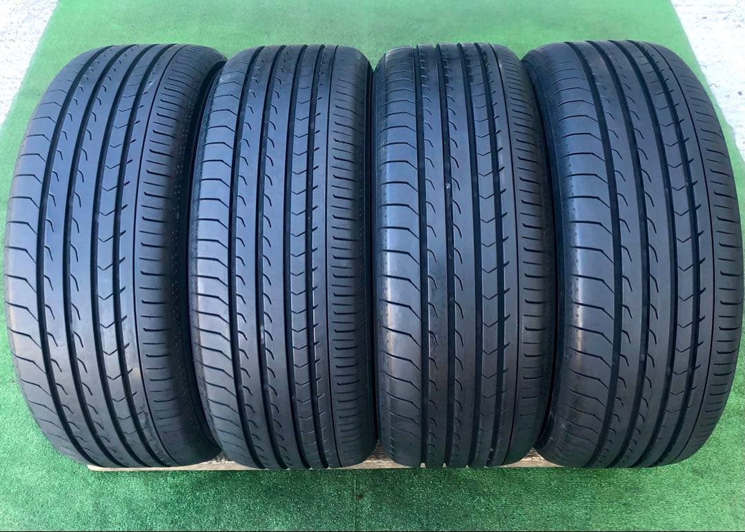 215/55 R17 YOKOHAMA BluEarth RV03ラジアルタイヤ