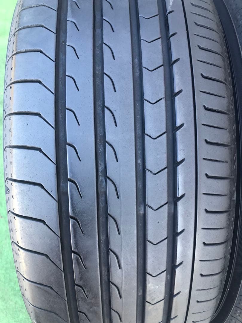 215/55 R17 YOKOHAMA BluEarth RV03ラジアルタイヤ