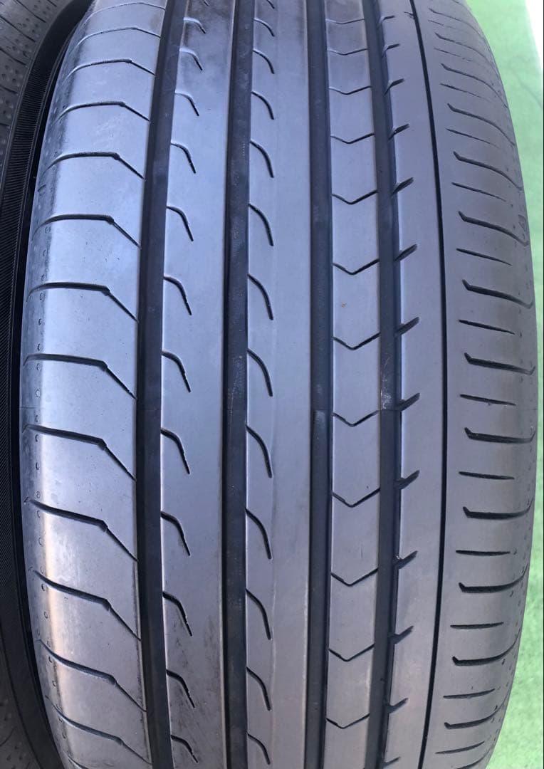 215/55 R17 YOKOHAMA BluEarth RV03ラジアルタイヤ