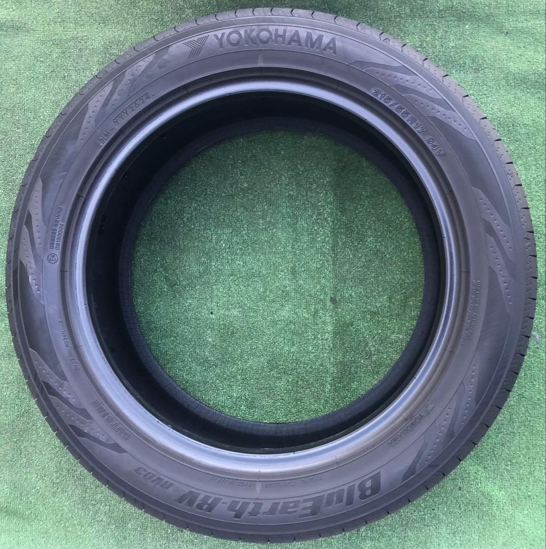 215/55 R17 YOKOHAMA BluEarth RV03ラジアルタイヤ
