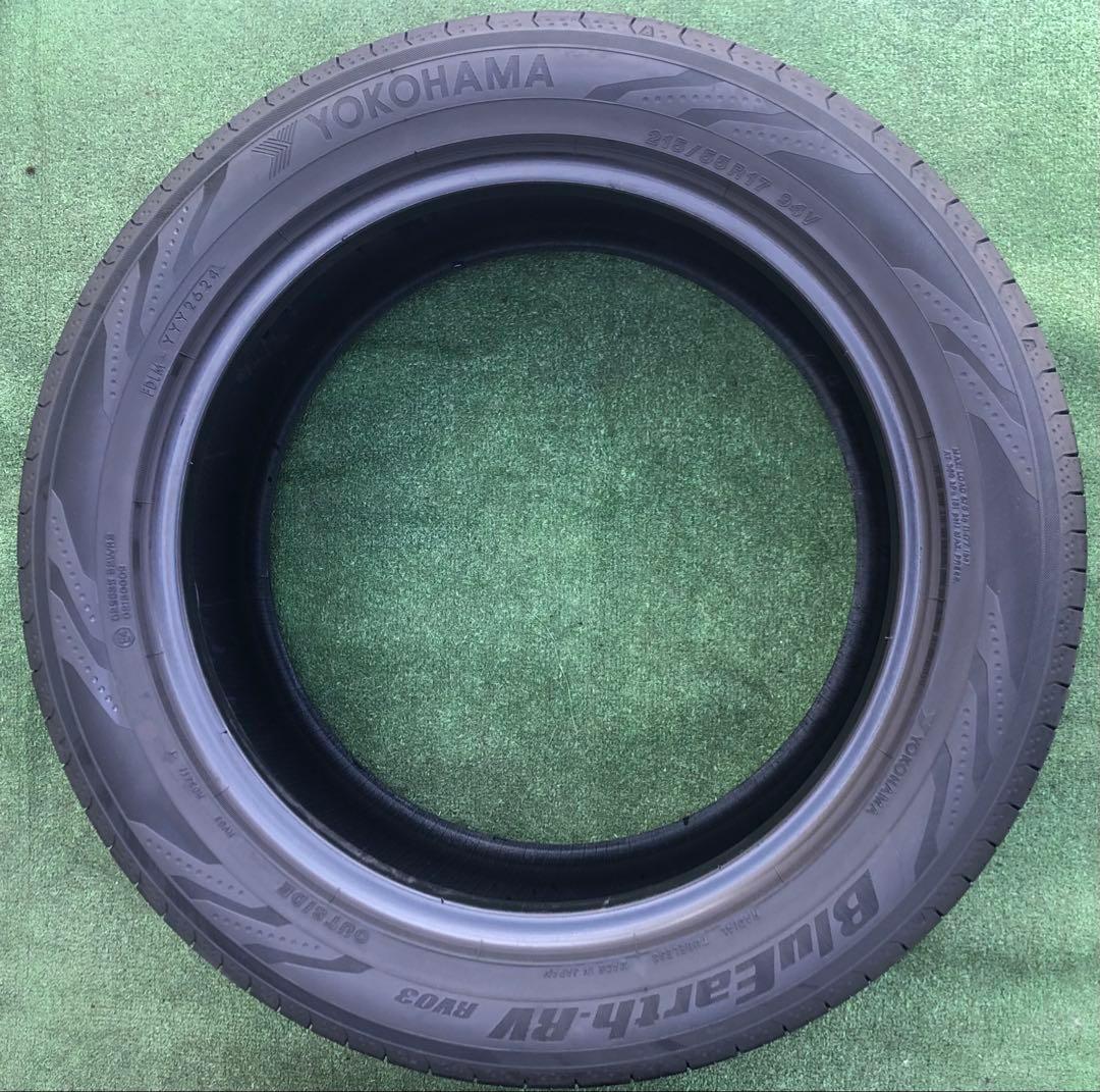 215/55 R17 YOKOHAMA BluEarth RV03ラジアルタイヤ