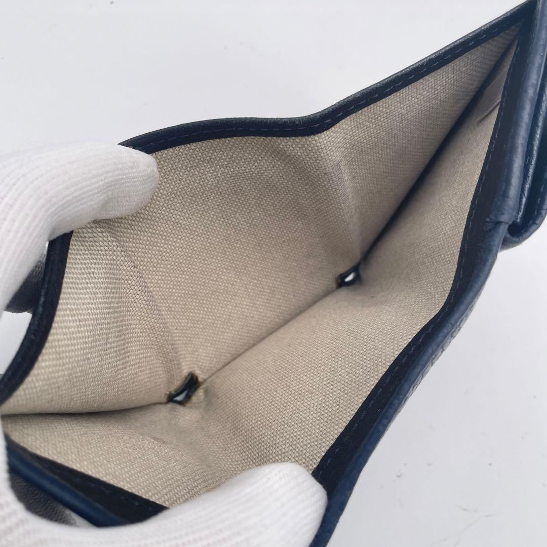 良品✨ ジミーチュウ　エンボス　三つ折り財布　コンパクトウォレット　ネイビー