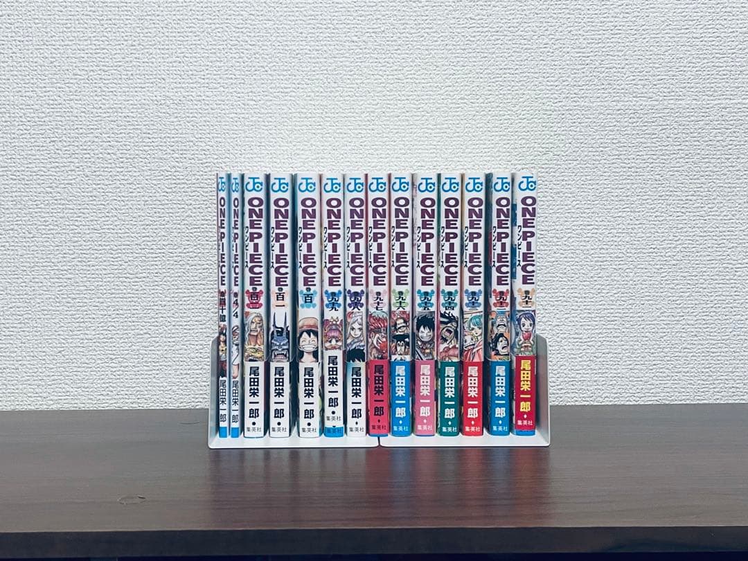 ワンピース1〜102巻、関連本2冊、 オマケ(1000話記念号)付き