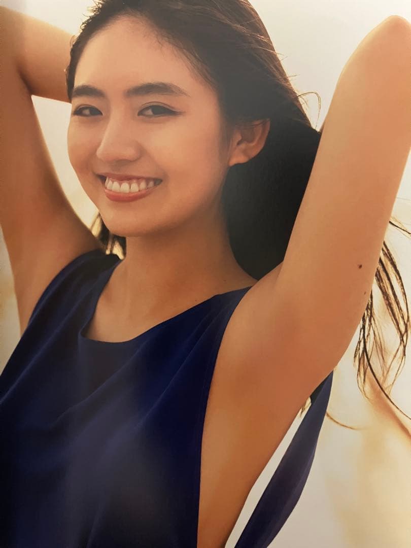 月―Luna― 豊田ルナ1st写真集　初版　帯付き　直筆サイン本