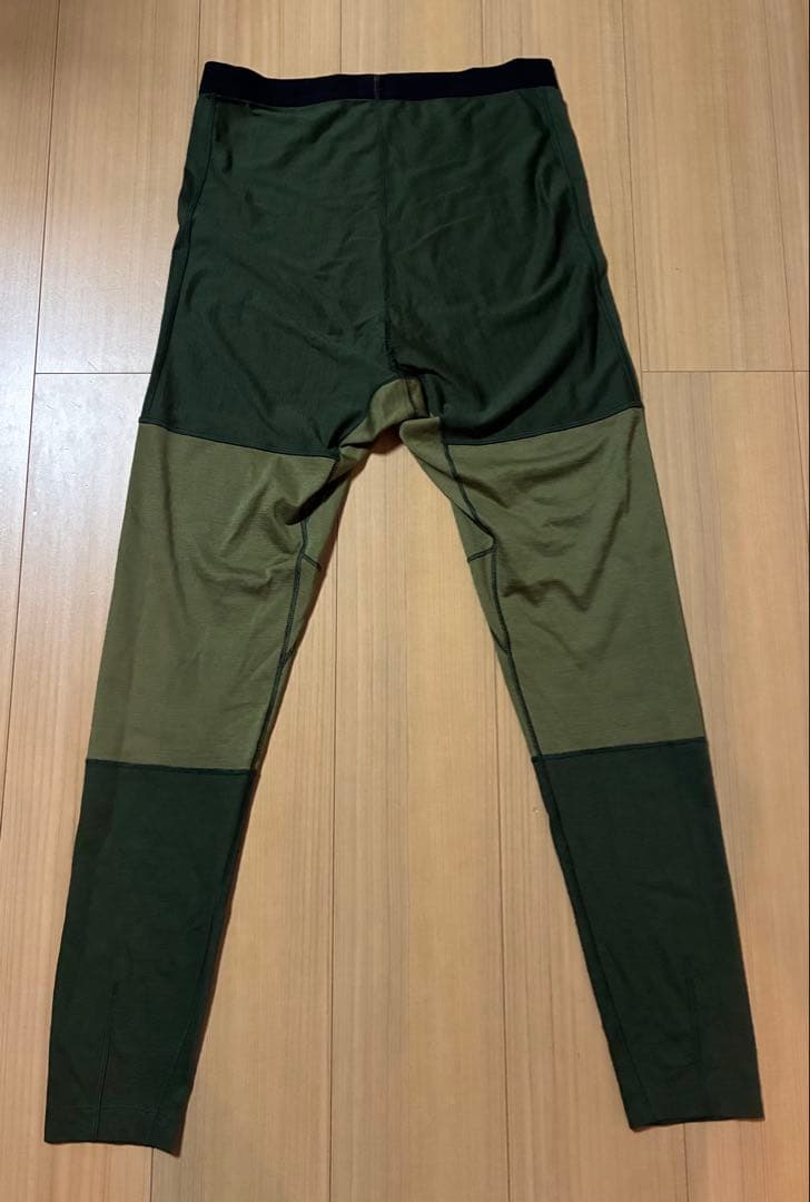 haglofs wool layer 上下セット　サイズ L タイツにホツレあり