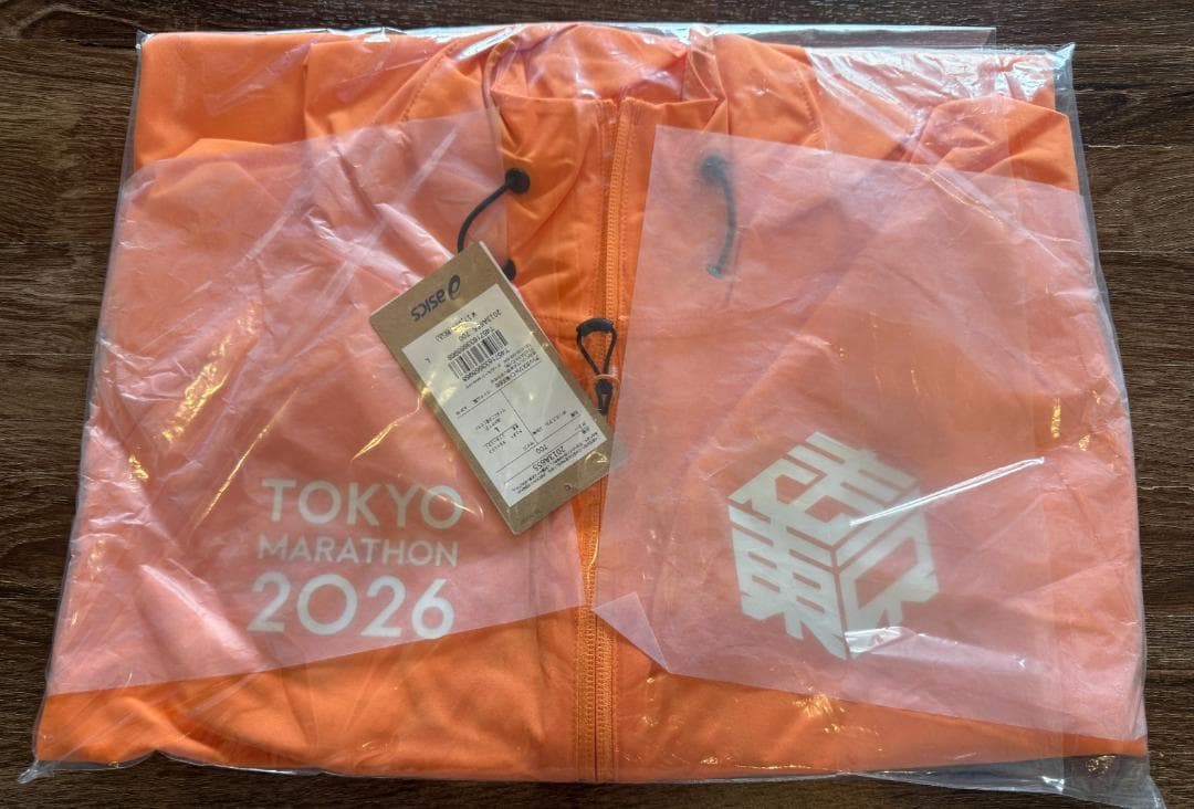 ASICS 東京マラソン2026 ウィンドブレーカー オレンジ S