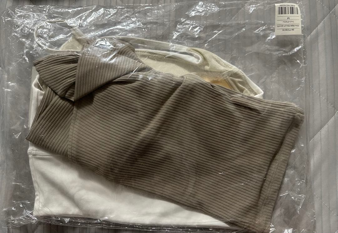 【新品】【SUKALA】ブラトップ付きリブカシュクールトップス／Mサイズ