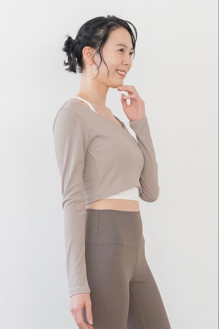 【新品】【SUKALA】ブラトップ付きリブカシュクールトップス／Mサイズ