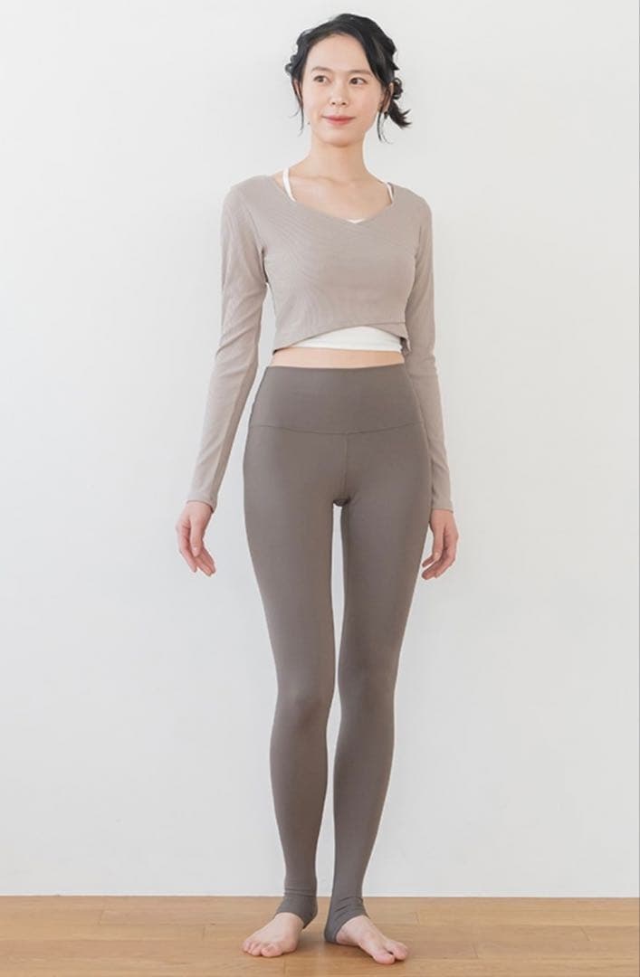 【新品】【SUKALA】ブラトップ付きリブカシュクールトップス／Mサイズ