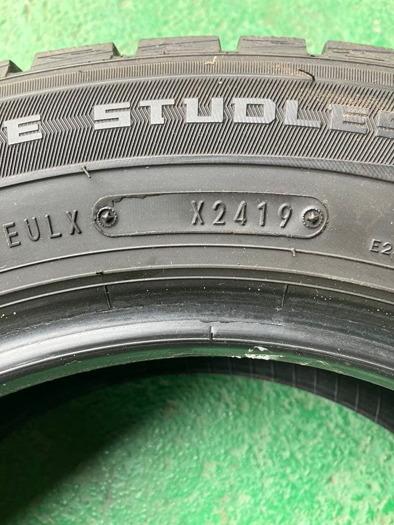 ダンロップ　溝あり★スタッドレス 15インチ 4本セット　185/65R15