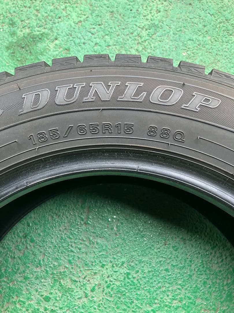 ダンロップ　溝あり★スタッドレス 15インチ 4本セット　185/65R15