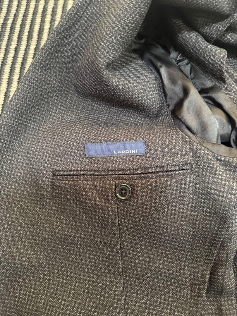 LARDINI ダブルブレストスーツ
