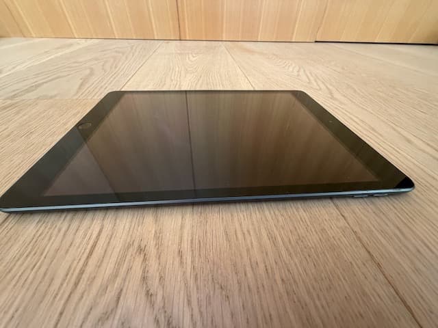 ●美品●バッテリー84％動作良好●iPad 第7世代 32GB●スペースグレイ●