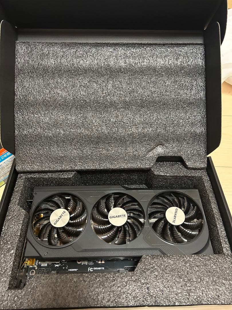 GIGABYTE-GEFORCE RTX 4070中古