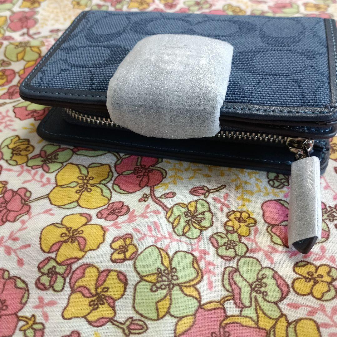 COACH ★二つ折り財布 【ほぼ新品】