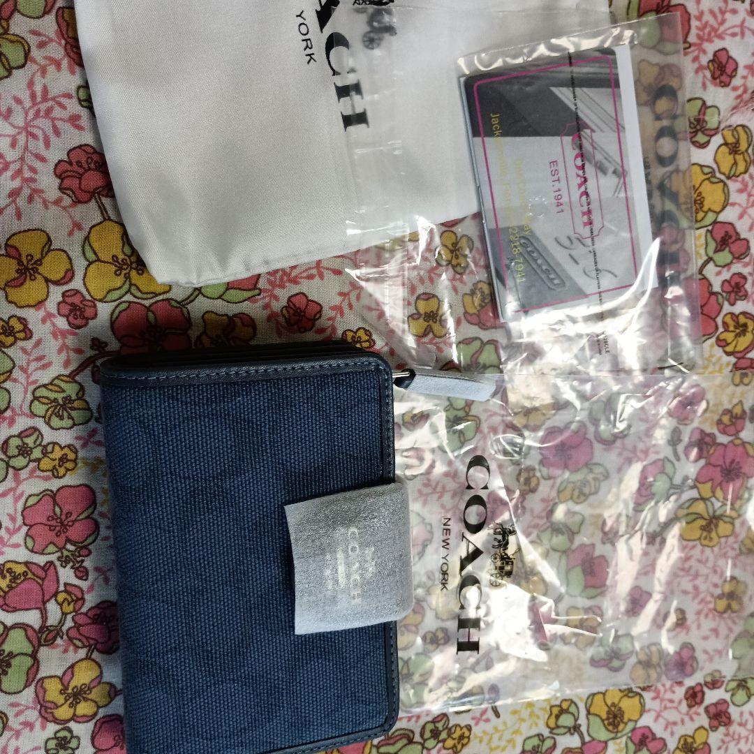 COACH ★二つ折り財布 【ほぼ新品】