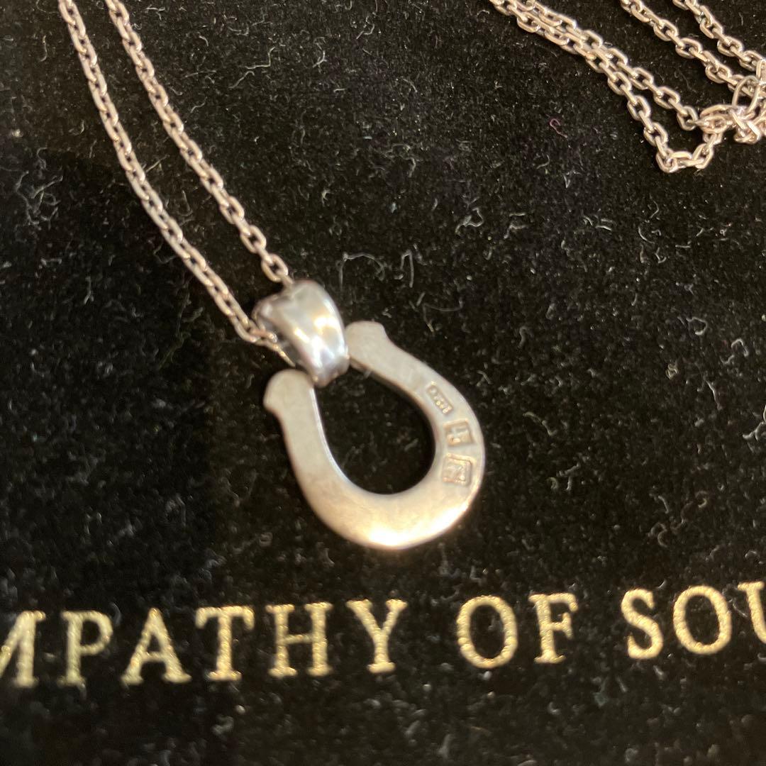 SYMPATHY OF SOUL 馬蹄型ペンダントネックレス